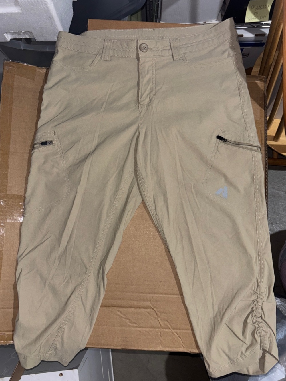 Eddie Bauer First Ascent Guide Pro Khaki Women's Cargo Capri Pants